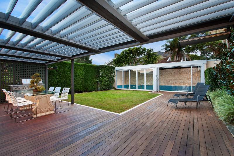 Pergola bioclimatique pour professionnels dans le 30